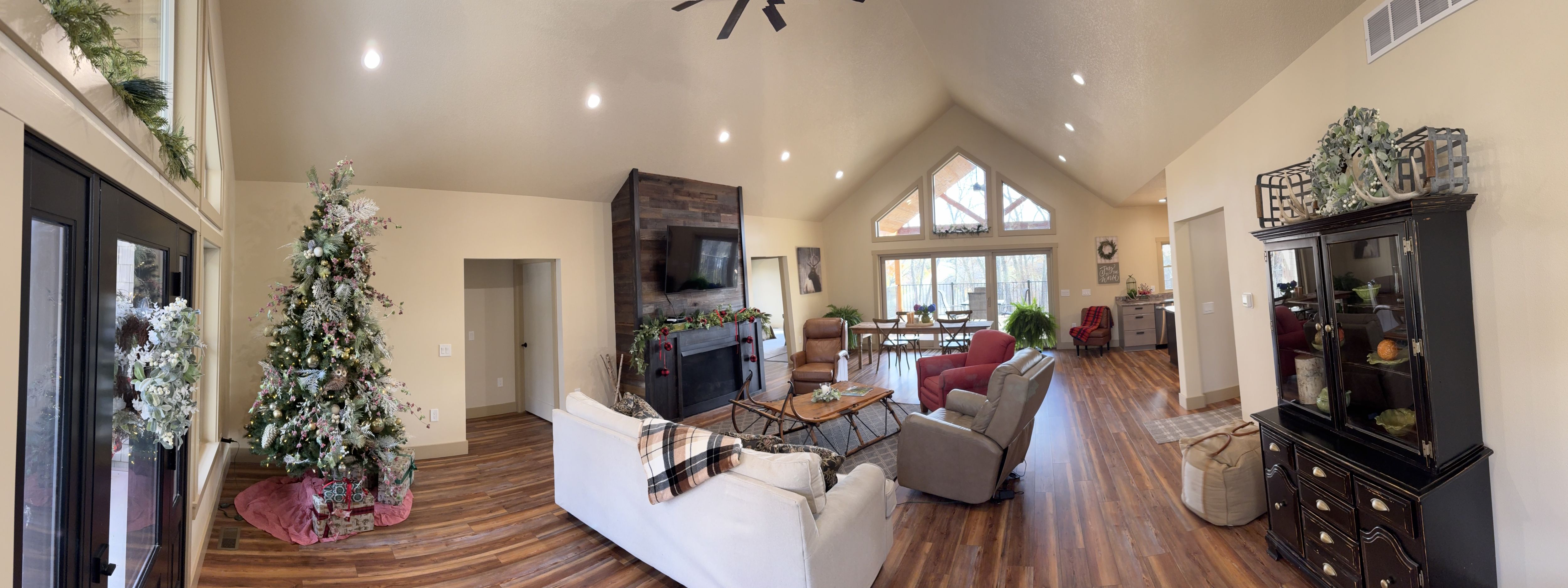 Listing Photo: Bailey LR view 2